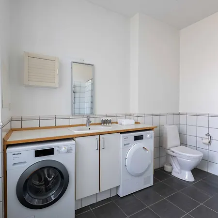 Apartment 3 Bedroom In Lovely Area