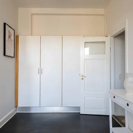 3 Bedroom In Lovely Area
