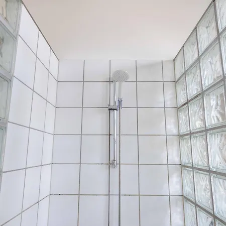 3 Bedroom In Lovely Area Apartment *