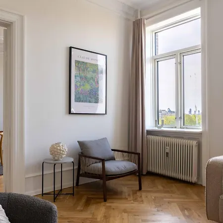 3 Bedroom In Lovely Area *