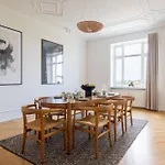 3 Bedroom In Lovely Area *