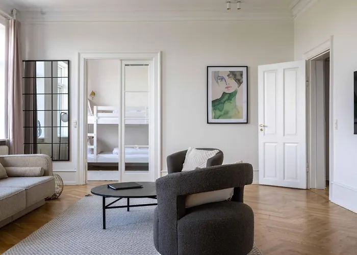 아파트 3 Bedroom In Lovely Area *