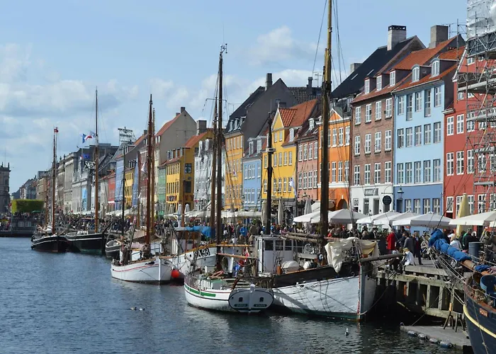 Lägenhet 3 Bedroom In Lovely Area *