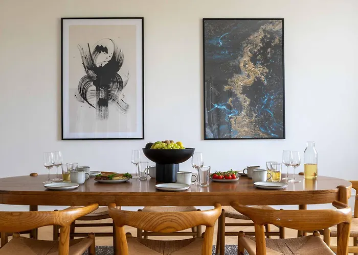 Lägenhet 3 Bedroom In Lovely Area