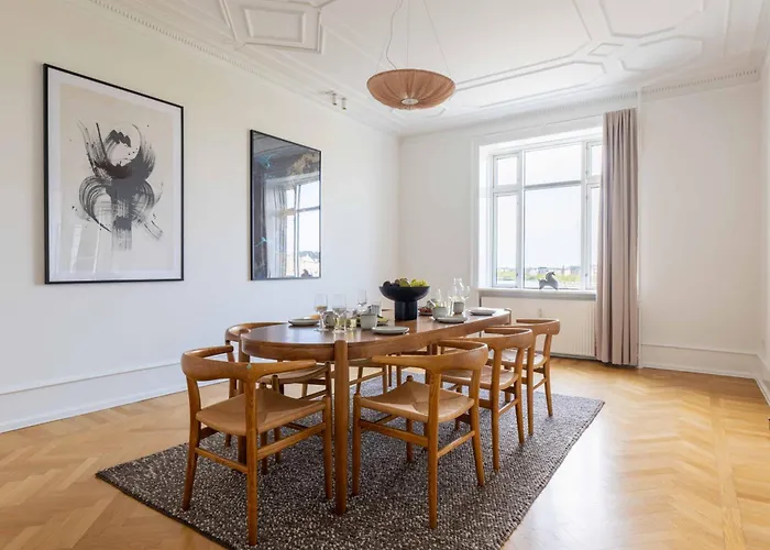 3 Bedroom In Lovely Area *