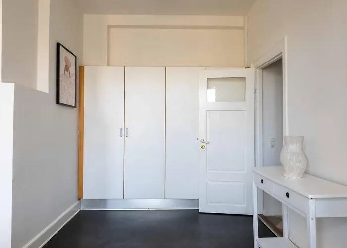 3 Bedroom In Lovely Area