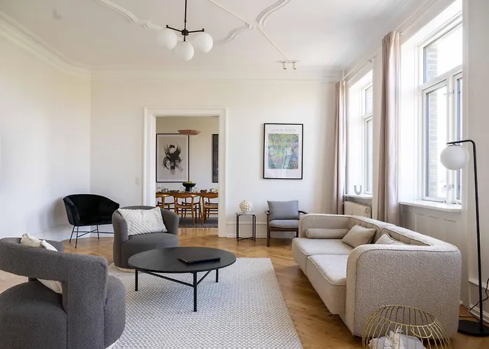 3 Bedroom In Lovely Area Lägenhet