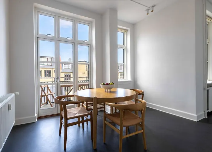 3 Bedroom In Lovely Area Lägenhet *