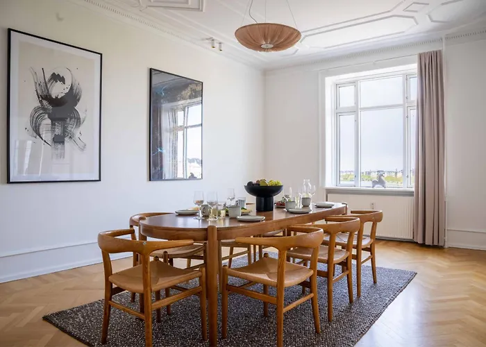 3 Bedroom In Lovely Area