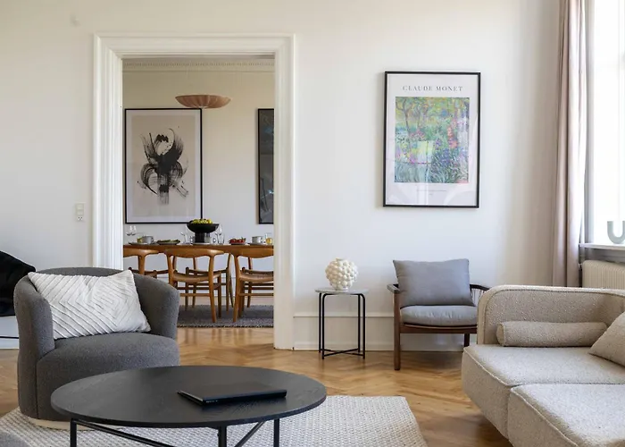 3 Bedroom In Lovely Area *